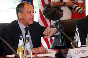 Ευθύνες στον Γκόρντον Μπράουν ρίχνει η Ρωσία για τη «μίνι» διπλωματική κρίση