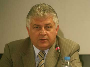 Στροφή της κυβέρνησης στο θέμα της εξομοίωσης των τριτέκνων με τους πολύτεκνους