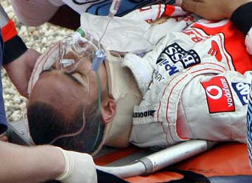 Pole position για τον Ραϊκόνεν μετά το ατύχημα του Χάμιλτον στο GP της Ευρώπης