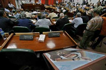 Χωρίς ψήφο εμπιστοσύνης παραμένει η κυβέρνηση Φαγιάντ στα Παλαιστινιακά Εδάφη