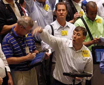 Μικρή πτώση των τιμών του πετρελαίου στα 77 δολάρια