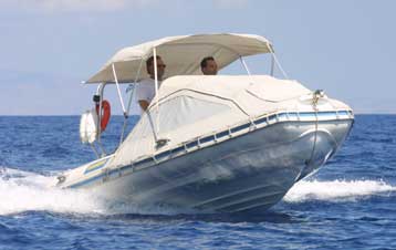 Ταχύπλοα «θέρισαν» δύο λουόμενους στην Κρήτη και τη Μεσσηνία