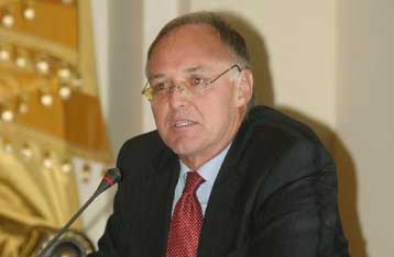 Περιορισμό εξόδων ζητά για το 2008 ο Π.Δούκας από τους επιχορηγούμενους φορείς