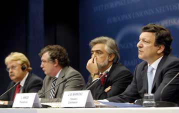 Τη δημιουργία «τρόικας» για το Κόσοβο στηρίζουν οι ΥΠΕΞ της ΕΕ