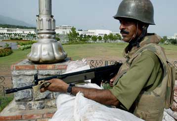 Σφοδρές συγκρούσεις πακιστανικού στρατού- ισλαμιστών