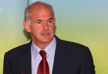 Επίσκεψη και ευχές από τον Γ.Παπανδρέου στον Αρχιεπίσκοπο