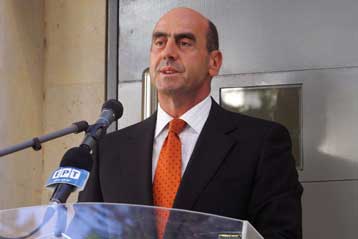 Εκθέσεις προς τιμήν του Νίκου Καζαντζάκη φωτίζουν τη ζωή και το έργο του