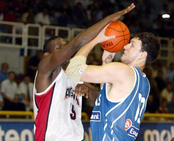 Με Μαυροκεφαλίδη, χωρίς Πελεκάνο η πρώτη προπόνηση της Εθνικής στο Καρπενήσι