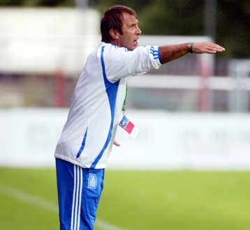 Οδηγός μας η επιτυχία των Ανδρών το 2004, δηλώνουν Νιόπλιας και διεθνείς