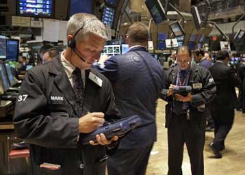 Σημαντικές απώλεις σε Γουόλ Στριτ και ευρωπαϊκά χρηματιστήρια την Τρίτη