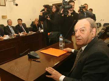 «Ανέτοιμος» να ενημερώσει τη Βουλή για τα ομόλογα δηλώνει ο Γ.Ζορμπάς