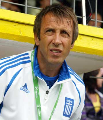 Θέλουμε το τρόπαιο και δεν είμαστε αουτσάιντερ, τονίζει ο Νιόπλιας