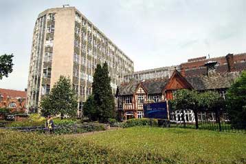 Οι φόβοι για πιστωτική κρίση πλήττουν την πώληση μονάδας της Cadbury Schweppes