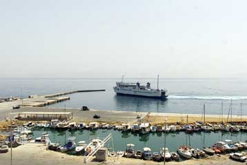 Συγκρούστηκαν επιβατηγά πλοία στο λιμάνι της Ραφήνας