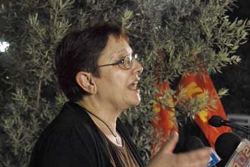 Τα πληγέντα από την πυρκαγιά χωριά της Αιγιάλειας επισκέφθηκε η Αλ.Παπαρήγα