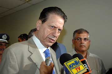 Οι εμπρηστές δεν αναχαιτίζονται, δηλώνει ο Βύρων Πολύδωρας