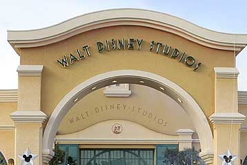 Η Disney απαγορεύει το κάπνισμα στις οικογενειακές ταινίες της