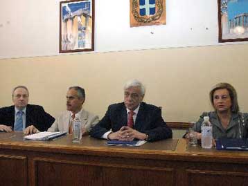 Κυβερνητικό κλιμάκιο στα καμένα της Κορινθίας