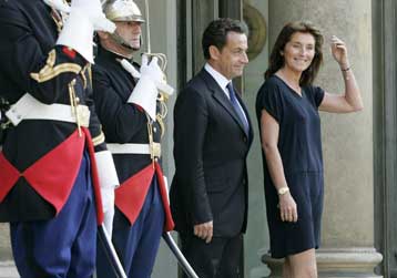 Στη λίστα του Vanity Fair με τους πιο καλοντυμένους άνδρες ο Νικολά Σαρκοζί