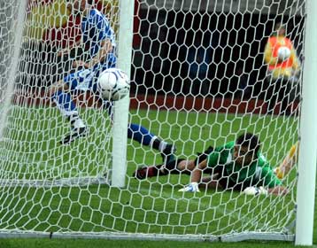 «Σβήστηκε» η ποινή της Παρτιζάν και επιστρέφει στο UEFA, αποκλείστηκε η Λίλεστρομ