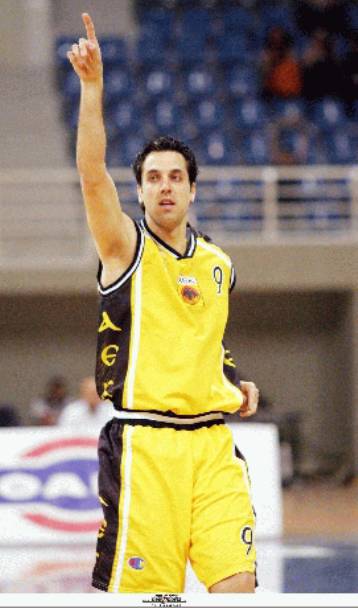 Ακόμα τρεις παίκτες θέλει ο Κορωνιός για την ενίσχυση της ΑΕΚ