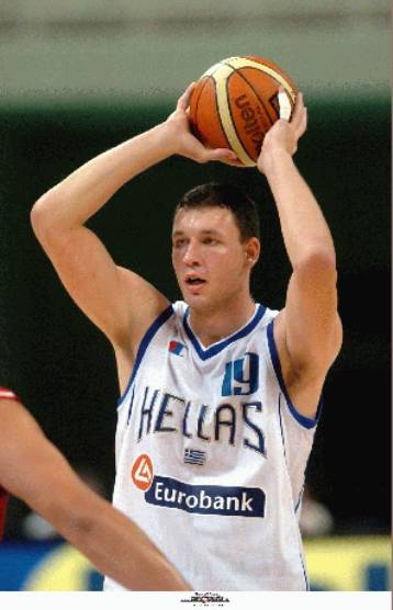 Η Εθνική βλέπει ψηλά, τονίζει ο Μαυροκεφαλίδης