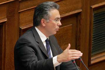 Με τη σύμφωνη γνώμη ΝΔ και ΠΑΣΟΚ ψηφίστηκε το νομοσχέδιο για τις δημοσκοπήσεις