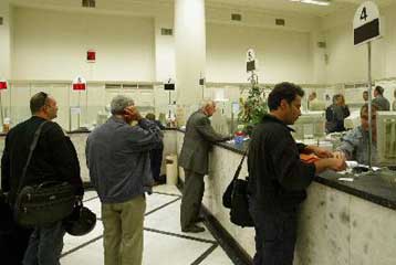 Τι πρέπει να προσέχουν οι καταναλωτές στα «διακοποδάνεια»