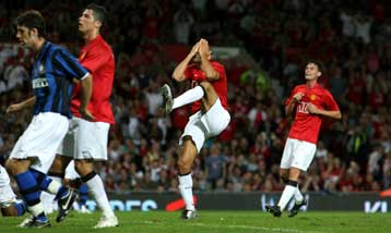 Η Ίντερ 3-2 στο «Ολντ Τράφορντ», νέα ήττα της Γιουβέντους, επίδειξη ισχύος της Νάπολι