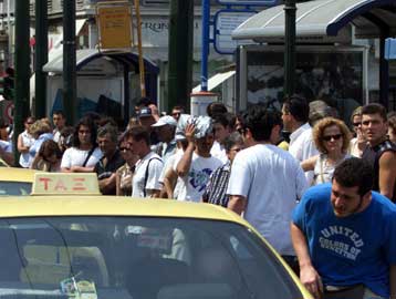 Αύγουστε καλέ μου μήνα, αλλά όχι για όσους μετακινούνται με μετρό και λεωφορεία