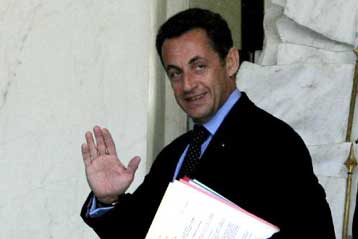 Εξοπλιστική συμφωνία με την Γαλλία υπέγραψε η Λιβύη