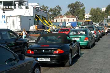 Εγκαταλείπει τα αστικά κέντρα το μεγάλο κύμα των αδειούχων του Αυγούστου