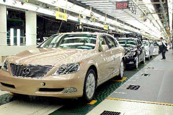 Αλμα 32% στα κέρδη της Toyota στο α΄οικονομικό τρίμηνο