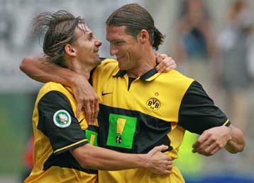 Γκολ και πρόκριση για Αγρίτη και Κίκερς Όφενμπαχ, αποκλεισμός για Γκέκα και Μπάγερ