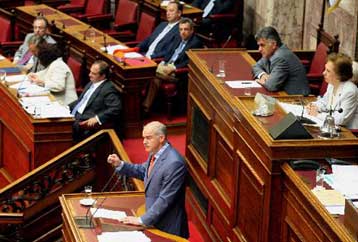 Στην τελική ευθεία για τις εκλογές τα επιτελεία κυβέρνησης και αντιπολίτευσης