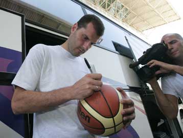 Στην Κάχα Σαν Φερνάντο θα αγωνίζεται ο Κακιούζης την επόμενη σεζόν