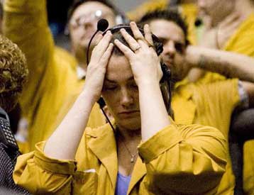 Κάτω από τα 75 δολάρια το πετρέλαιο εν μέσω ανησυχιών για την αμερικανική οικονομία