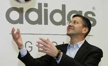 Αύξηση 27% στα κέρδη β΄τριμήνου της Adidas