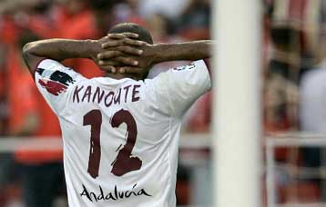 Αμφίβολος ο Κανουτέ για τον πρώτο αγώνα της Σεβίλλης με την ΑΕΚ