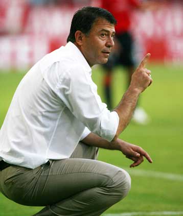 Με νοιάζει να είμαστε έτοιμοι όταν πρέπει και όχι τα γκολ στα φιλικά, λέει ο Λεμονής