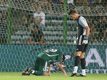 Ηττημένος, λαβωμένος αλλά και βελτιωμένος ο Παναθηναϊκός στο ρινγκ του «Φλαμίνιο»