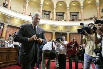 Σε Βελιγράδι και Πρίστινα η «τρόικα» για το Κοσσυφοπέδιο