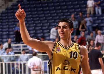 Ο μάνατζερ του Κουτλουάι διαψεύδει τον «Ίμπο» που αρνείται ότι έχει πρόταση της ΑΕΚ