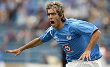 «Γκαζώνει» ο Ολυμπιακός για Ντελγκάδο, πιέζει την Κρουζ Αζούλ με τη βοήθεια του παίκτη