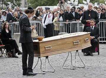 Πάνδημη κηδεία για τον πρώην αρχιεπίσκοπο Παρισιού καρδινάλιο Λούστιγκερ