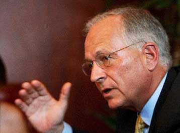 Η διχοτόμηση στο «τραπέζι» της άκαρπης διπλωματίας για το Κοσσυφοπέδιο