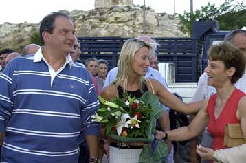 Σε περιορισμένης χρονικής διάρκειας διακοπές «υποχρεώνουν» τους πολιτικούς οι εκλογές