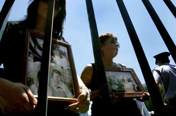 Οργή και συγκίνηση των συγγενών των θυμάτων της αεροπορικής τραγωδίας της Helios