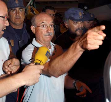 Αποθεωτική υποδοχή για την ΑΕΚ από τους οπαδούς της… Μπέτις στη Σεβίλη