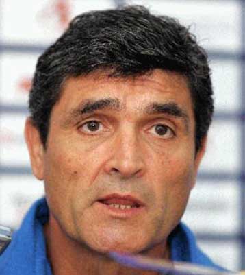 Nίκη με πολλά γκολ θέλει η χωρίς Αλβες, Αντριάνο και Εσκουντέ Σεβίλη